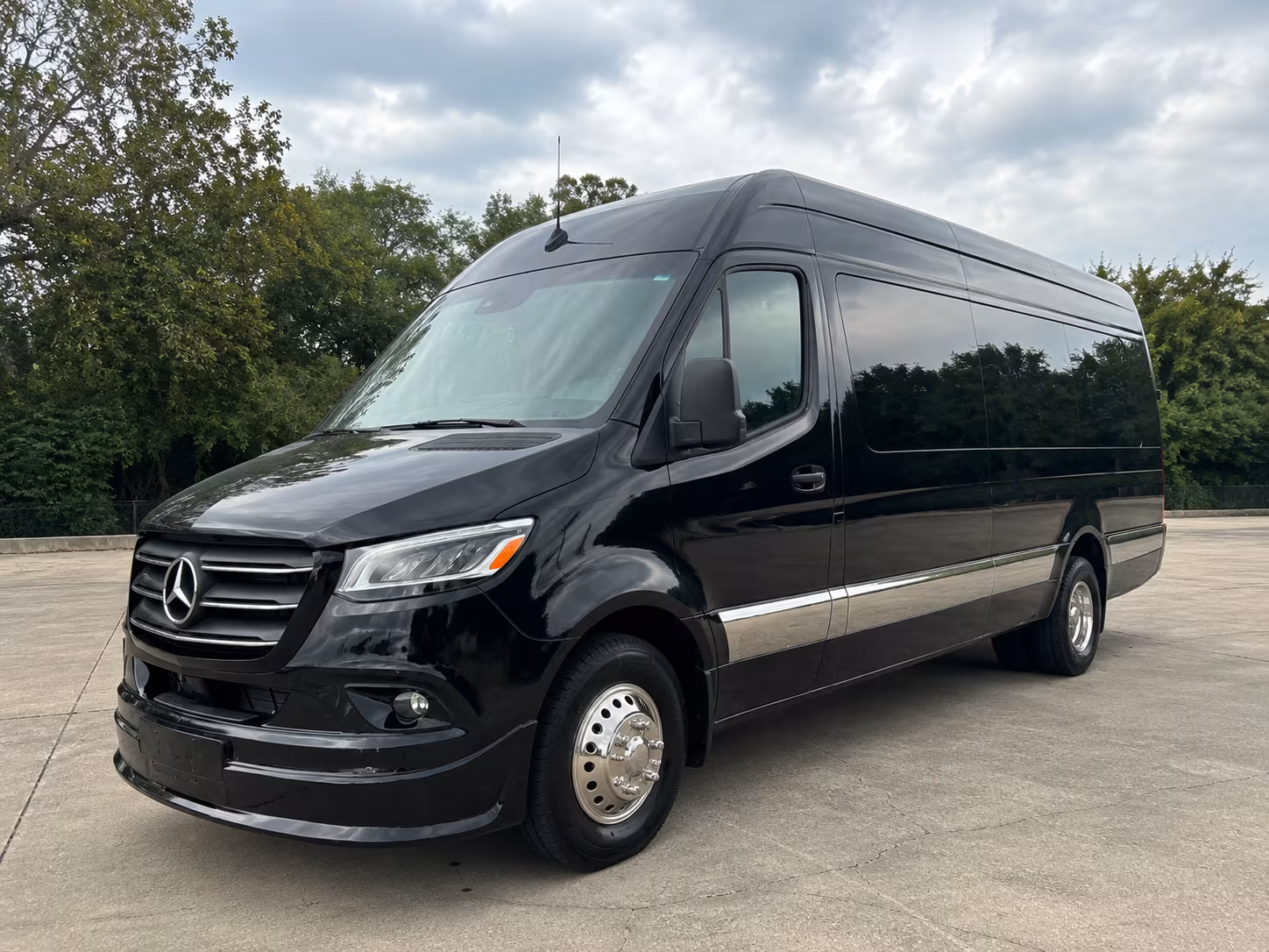 Lafayette Airport Shuttle & Transportation party bus exterior