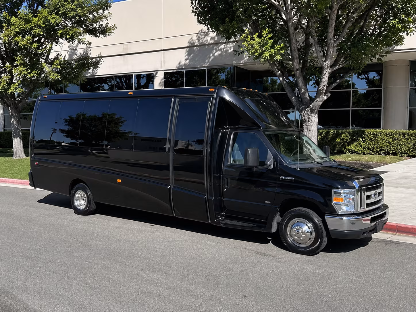 Lafayette Birthday, Sweet 16, & Quinceañera Transportation party bus exterior