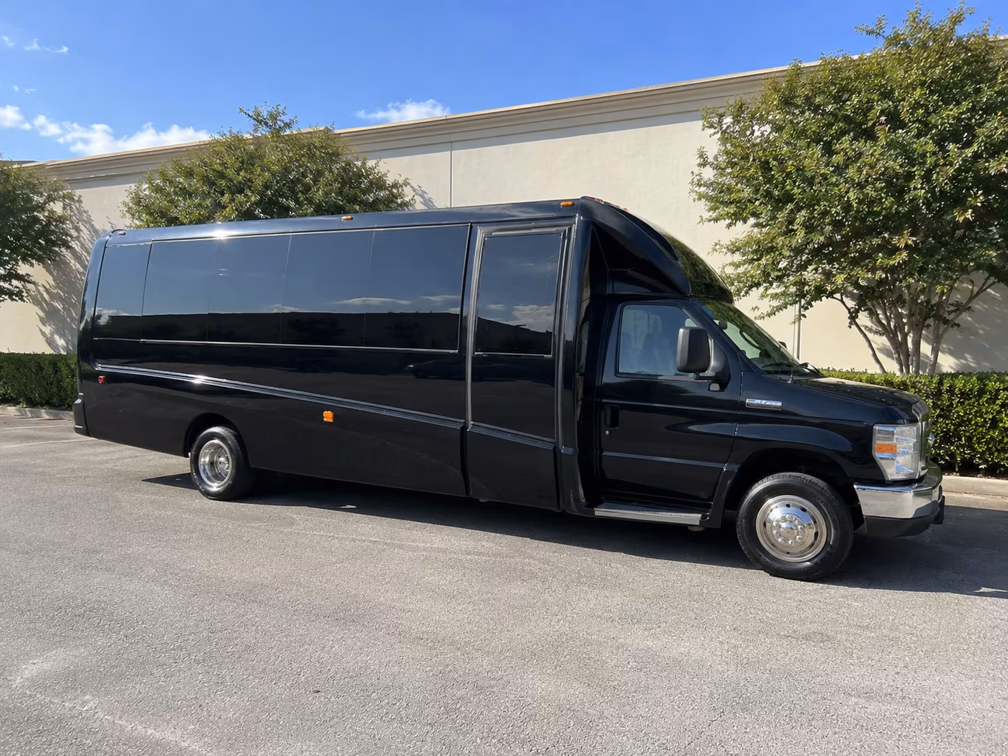 Lafayette Winery Tour & Pub Crawl Transportation party bus exterior