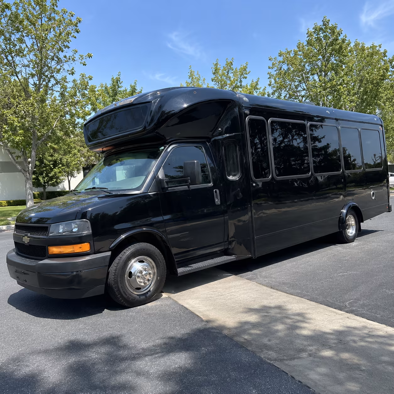 New Orleans Homecoming & Prom Party Bus Rentals